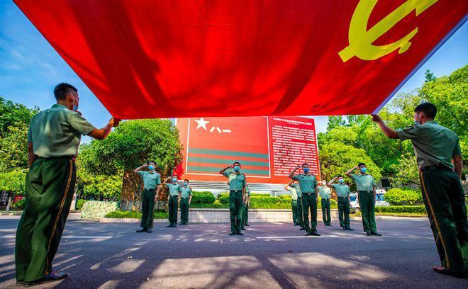 28岁孙俪邀请36岁张晓龙一件事,张晓龙为什么面露痛苦地拒绝
