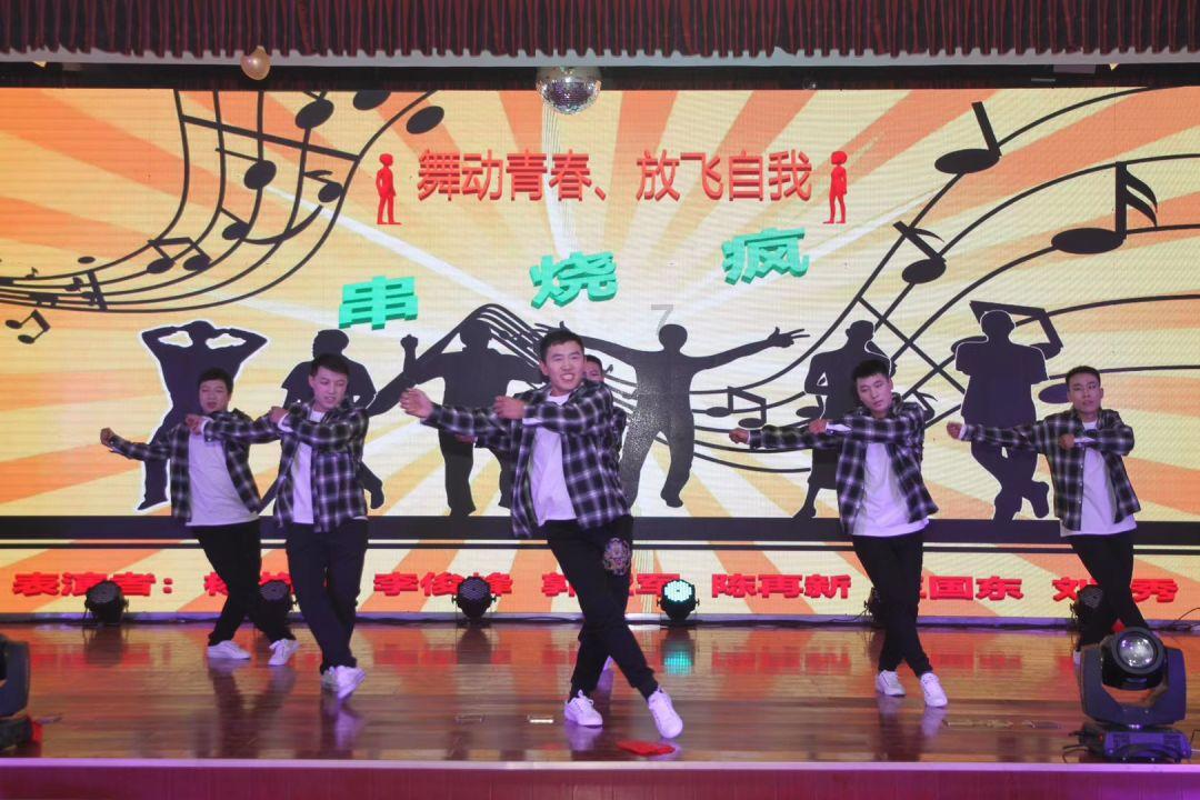电视剧《亲爱的小孩》开播后惹争议，是因为剧情太过真实吗？游戏画面