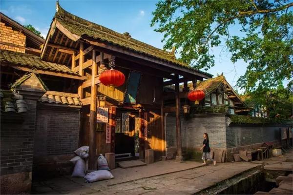 贵阳市粮食和物资储备局举行离退休干部座谈会