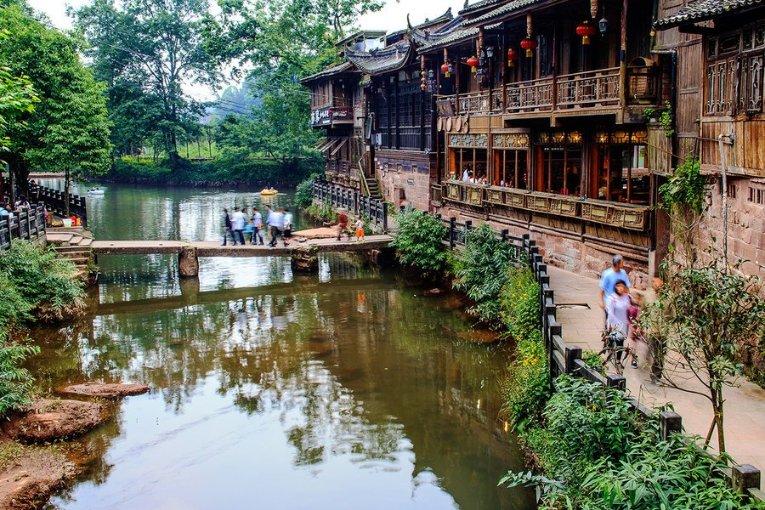 如何区分特发性震颤和帕金森