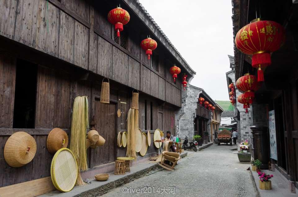 给宝宝挑选奶粉要注意哪几点?看看明一集团亲然奶粉