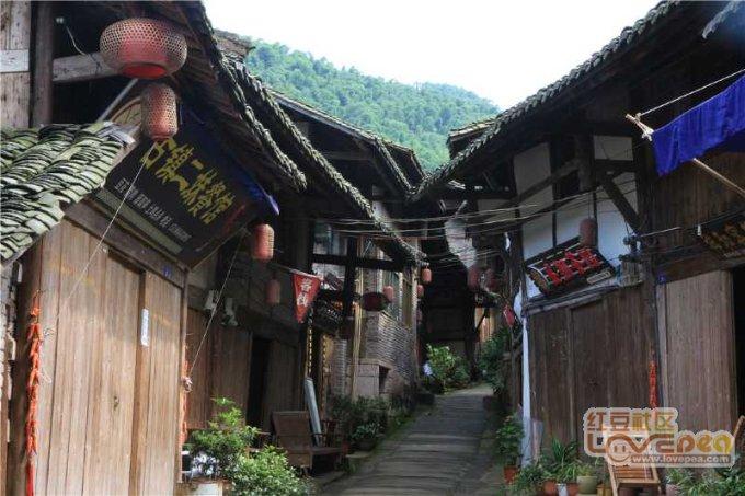 同色彩相撞
