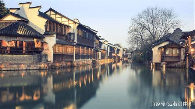 罗青审议自治区政府工作报告时强调:以落实“六个工程”为抓手 凝心聚力办好两件大事