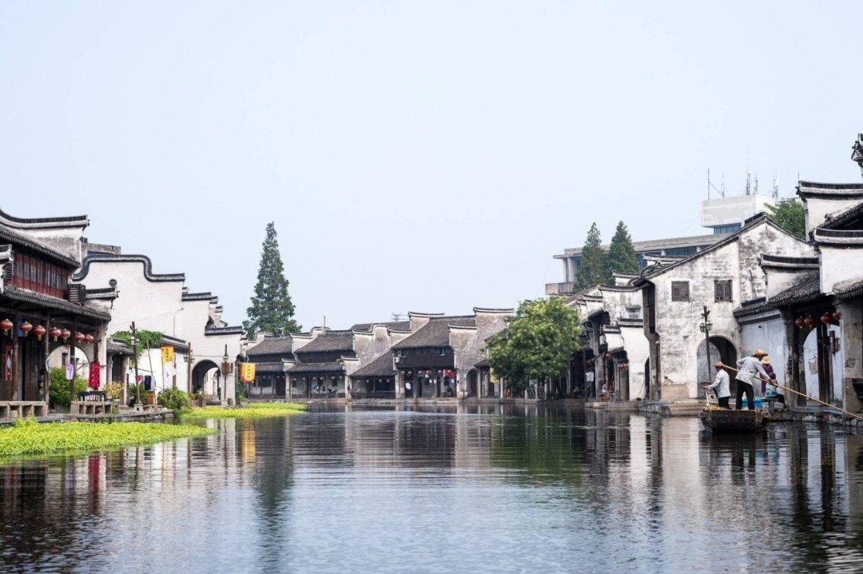 吉利levc中文名“翼真”寓意为梦想照进现实